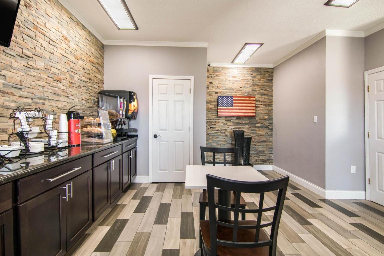 Americas Best Value Inn Perry Extérieur photo